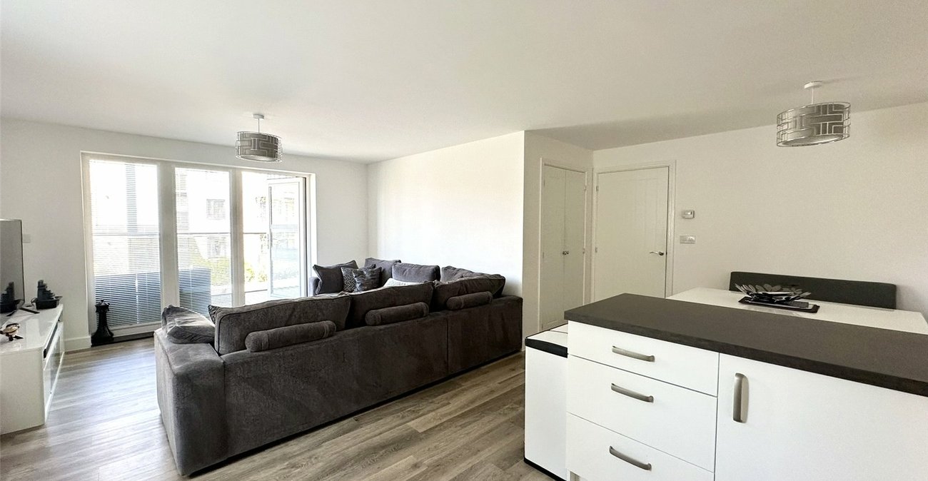 2 bedroom property for sale in Castle Hill | Robinson Jackson