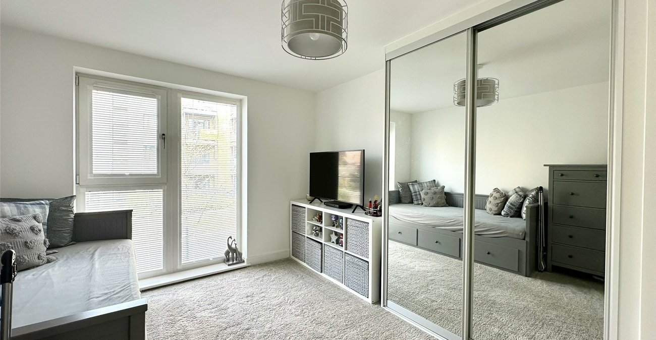 2 bedroom property for sale in Castle Hill | Robinson Jackson