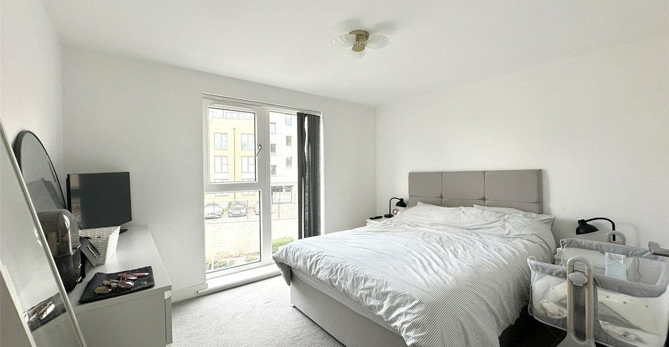 2 bedroom property for sale in Castle Hill | Robinson Jackson