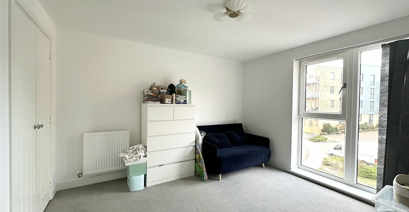 2 bedroom property for sale in Castle Hill | Robinson Jackson