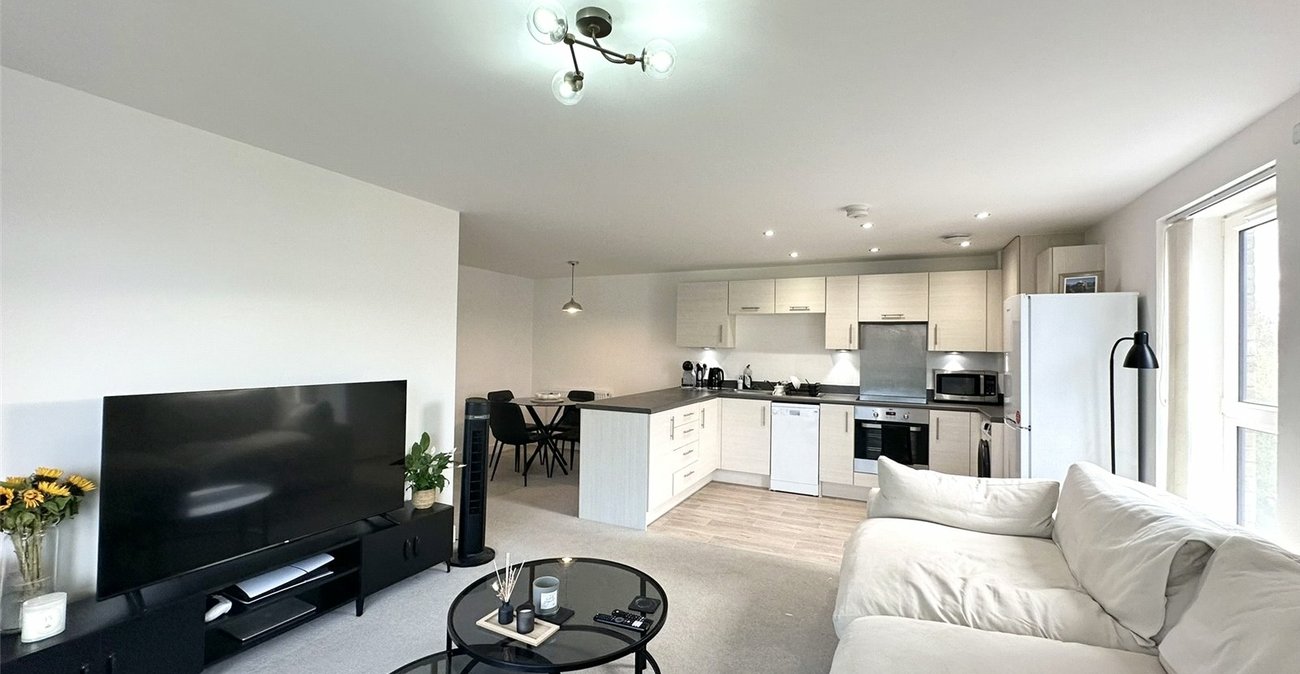 2 bedroom property for sale in Castle Hill | Robinson Jackson