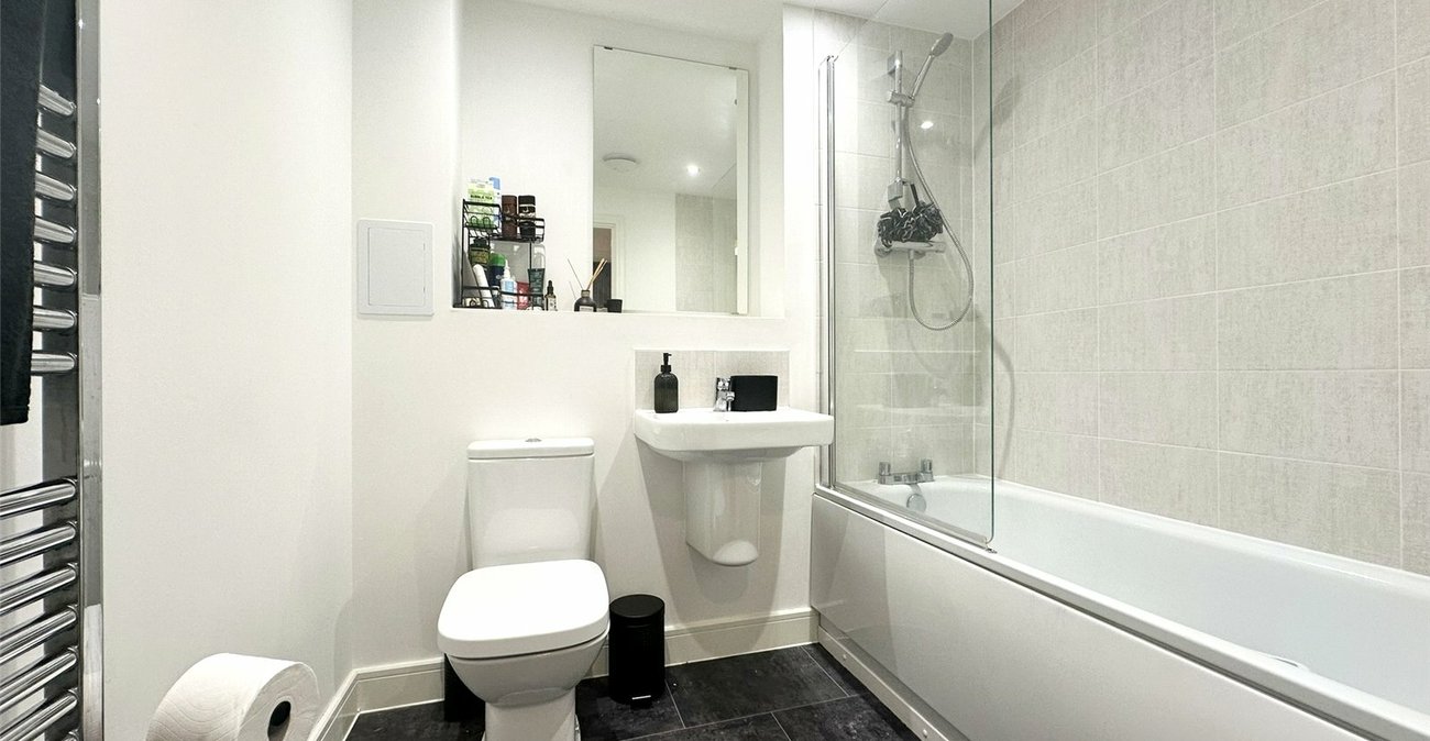 2 bedroom property for sale in Castle Hill | Robinson Jackson