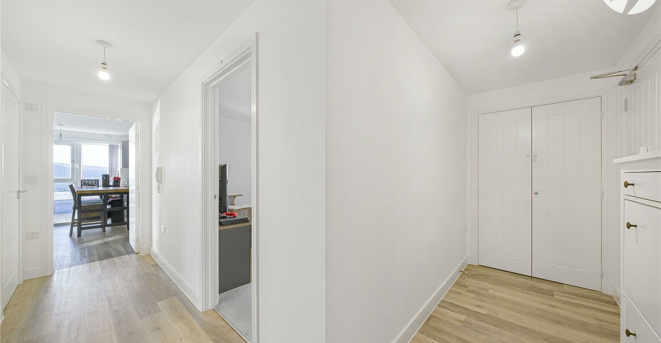 2 bedroom property for sale in Castle Hill | Robinson Jackson