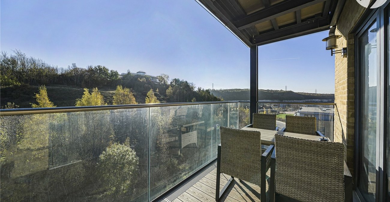 2 bedroom property for sale in Castle Hill | Robinson Jackson