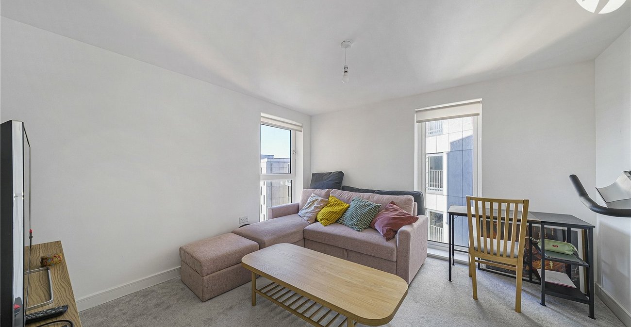 2 bedroom property for sale in Castle Hill | Robinson Jackson