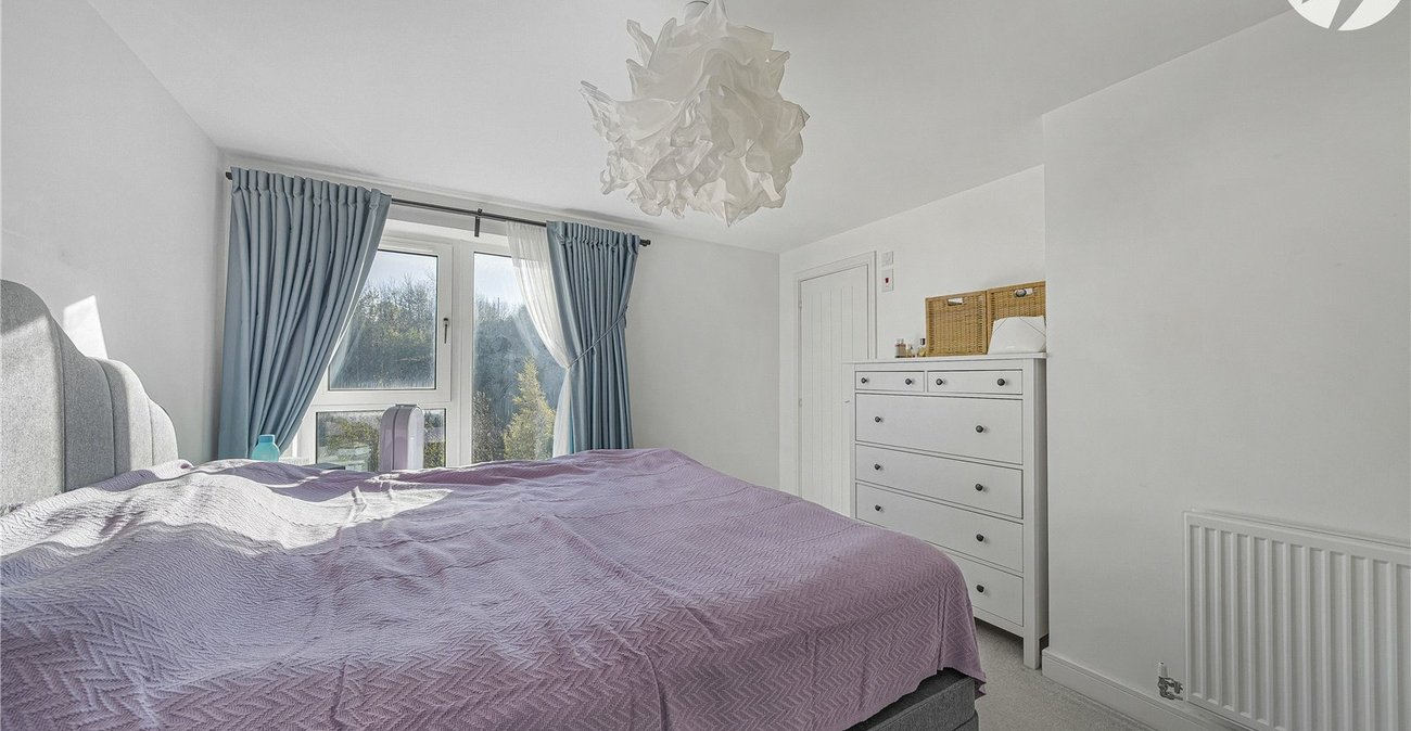 2 bedroom property for sale in Castle Hill | Robinson Jackson