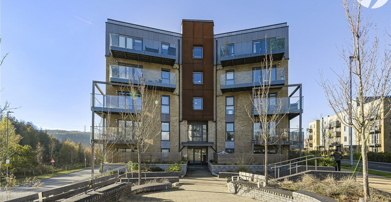 2 bedroom property for sale in Castle Hill | Robinson Jackson