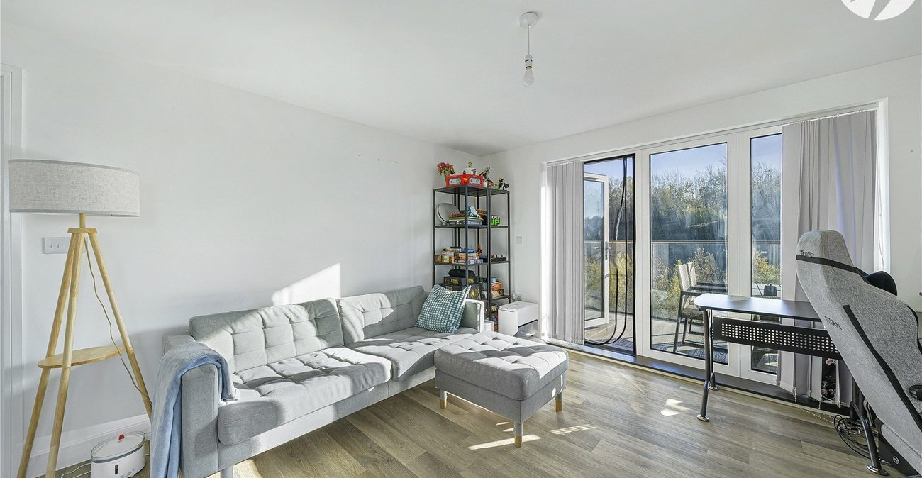 2 bedroom property for sale in Castle Hill | Robinson Jackson