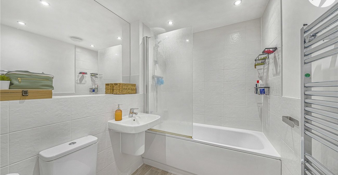 2 bedroom property for sale in Castle Hill | Robinson Jackson