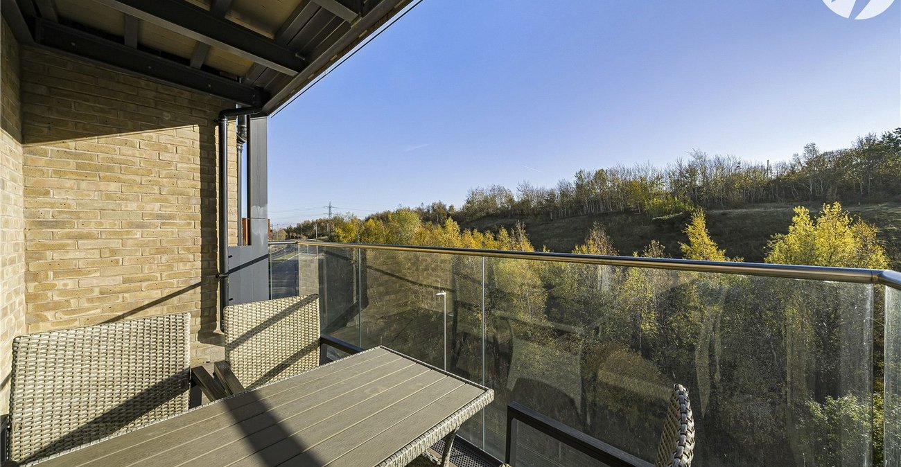 2 bedroom property for sale in Castle Hill | Robinson Jackson