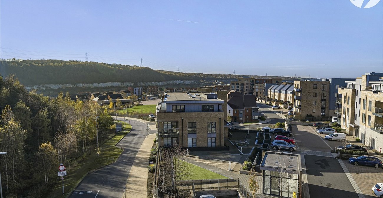 2 bedroom property for sale in Castle Hill | Robinson Jackson