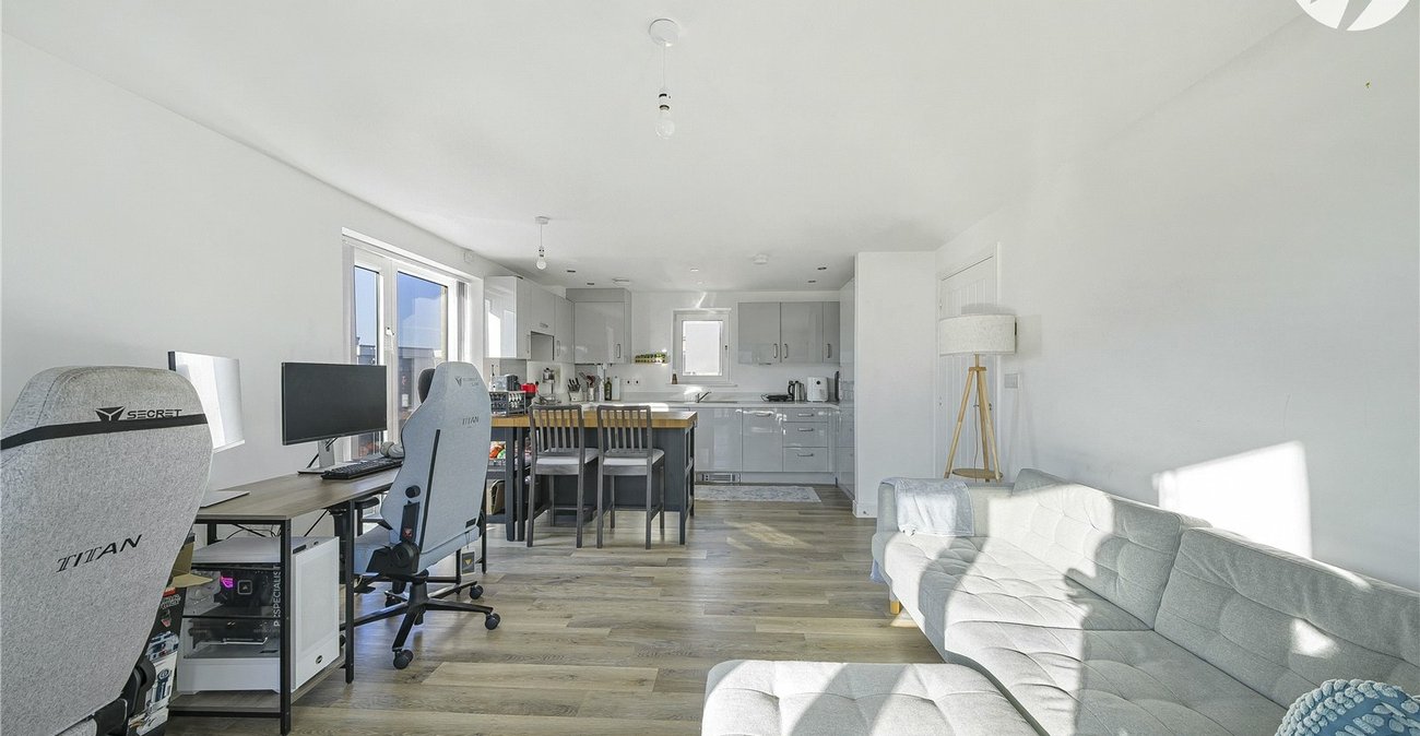 2 bedroom property for sale in Castle Hill | Robinson Jackson