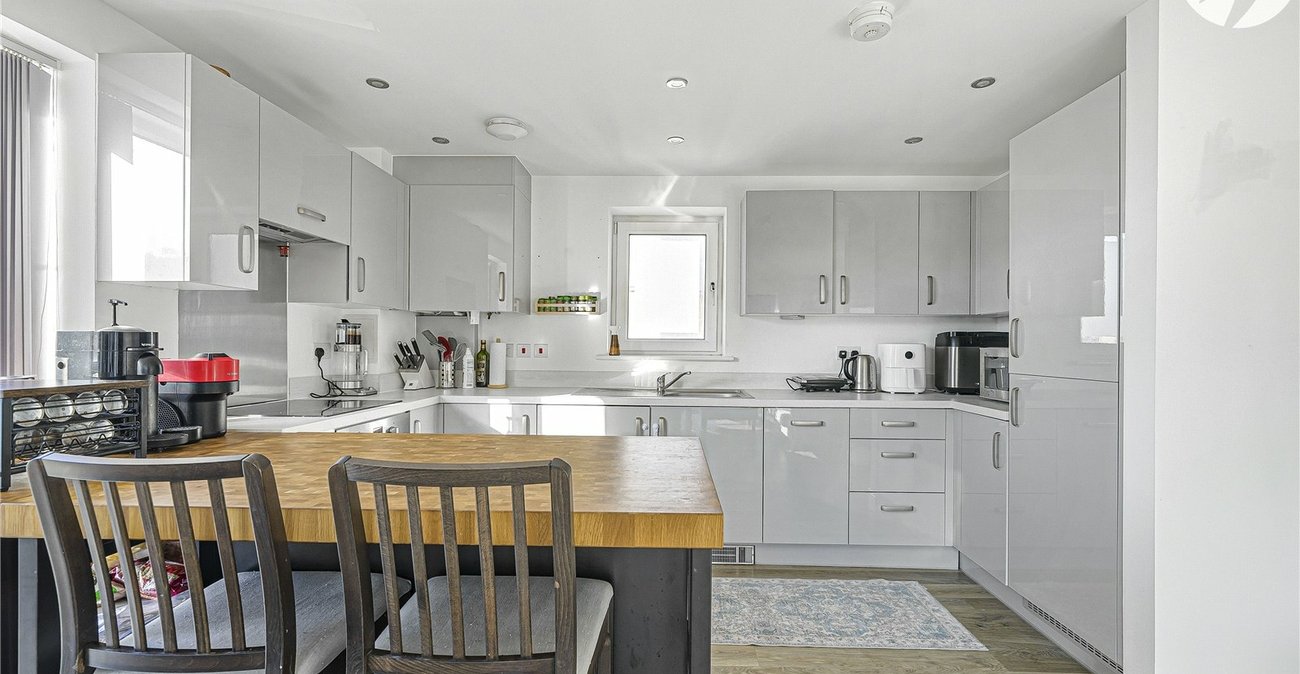 2 bedroom property for sale in Castle Hill | Robinson Jackson