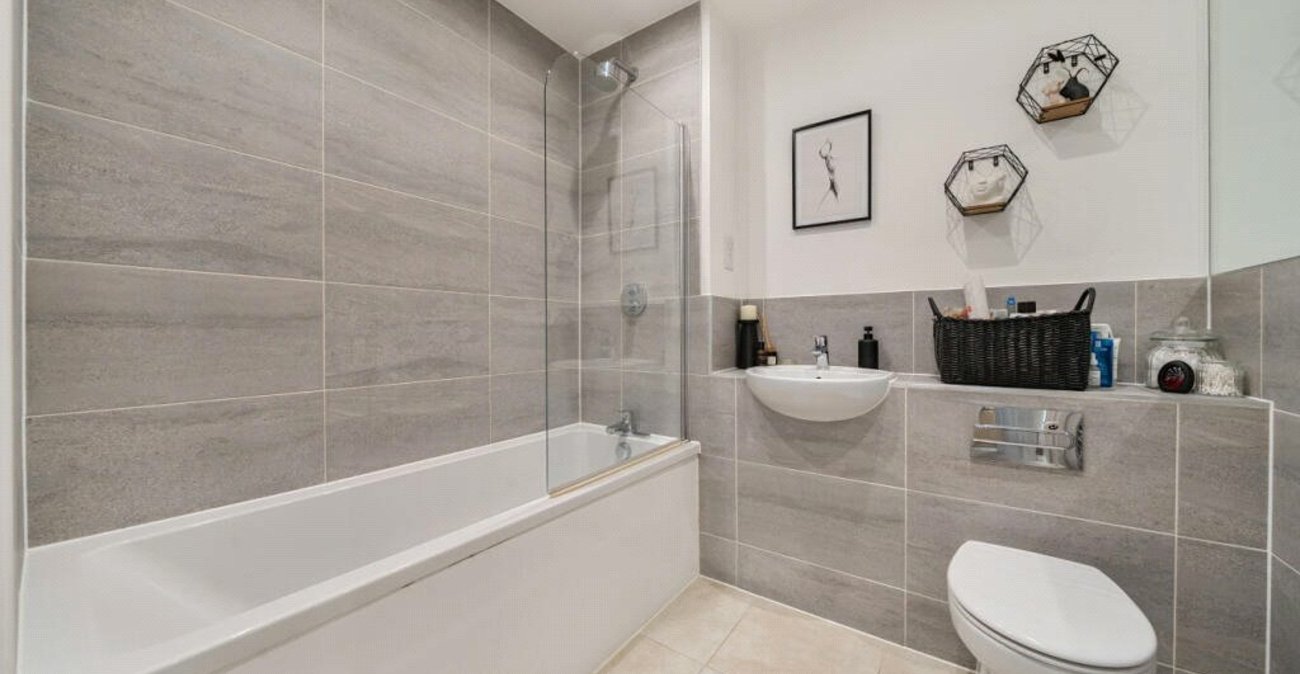 1 bedroom property for sale in Castle Hill | Robinson Jackson