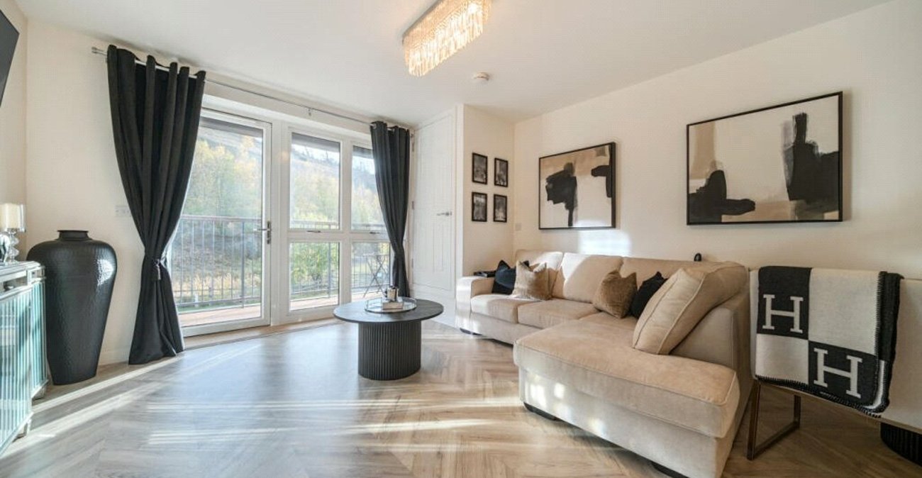 1 bedroom property for sale in Castle Hill | Robinson Jackson