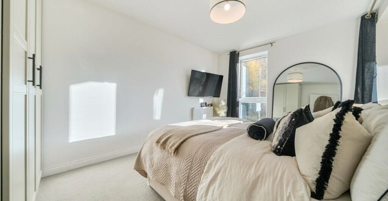 1 bedroom property for sale in Castle Hill | Robinson Jackson