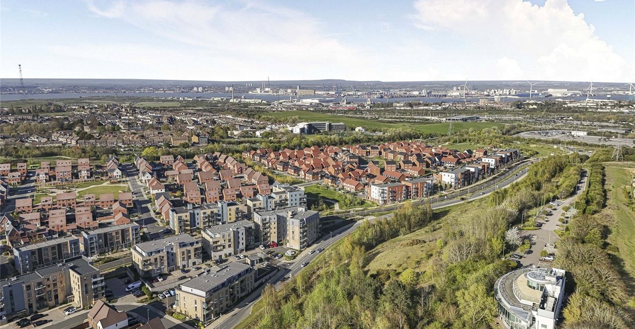 2 bedroom property for sale in Castle Hill | Robinson Jackson
