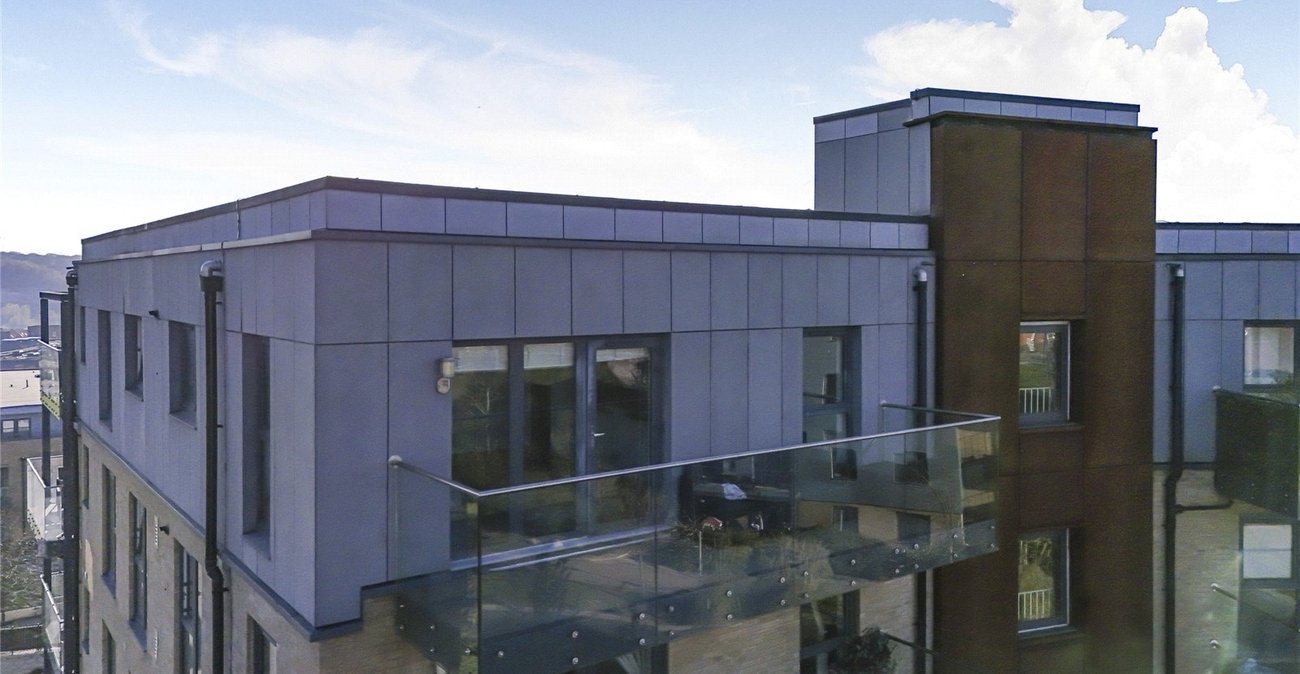 2 bedroom property for sale in Castle Hill | Robinson Jackson