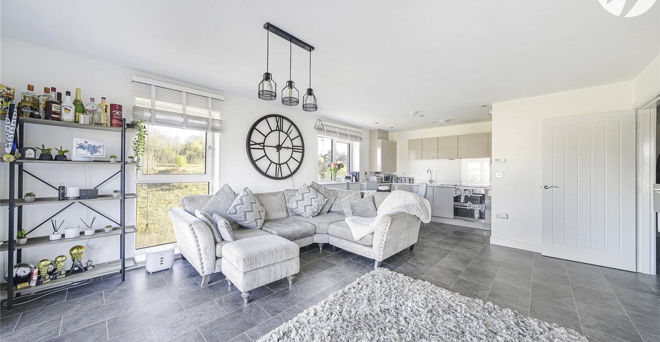 2 bedroom property for sale in Castle Hill | Robinson Jackson