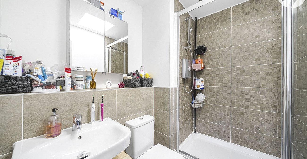 2 bedroom property for sale in Castle Hill | Robinson Jackson
