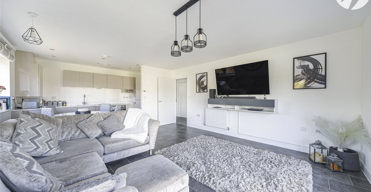 2 bedroom property for sale in Castle Hill | Robinson Jackson