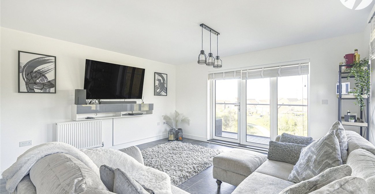 2 bedroom property for sale in Castle Hill | Robinson Jackson