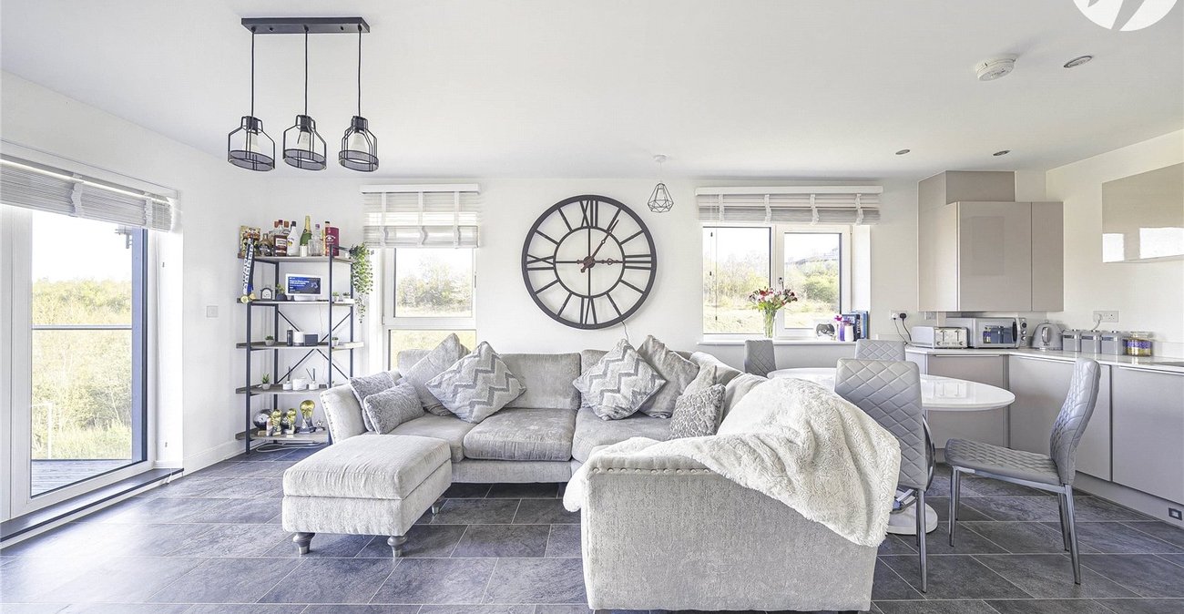 2 bedroom property for sale in Castle Hill | Robinson Jackson