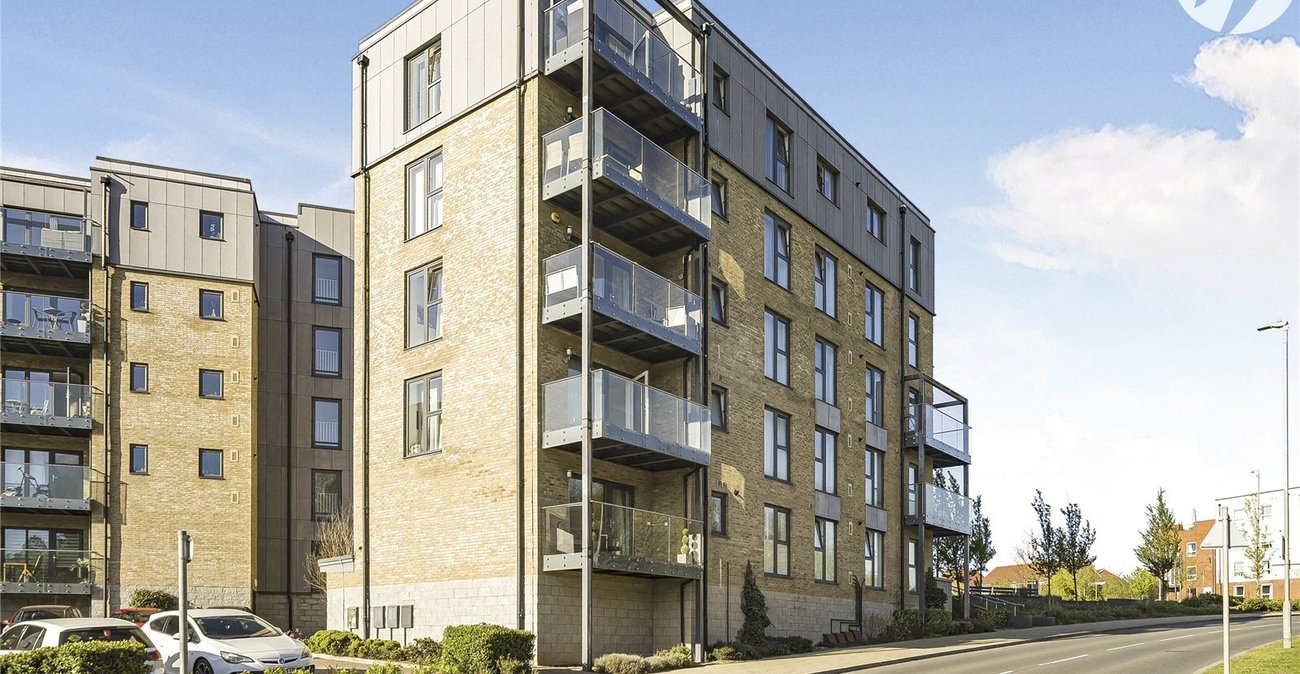 2 bedroom property for sale in Castle Hill | Robinson Jackson