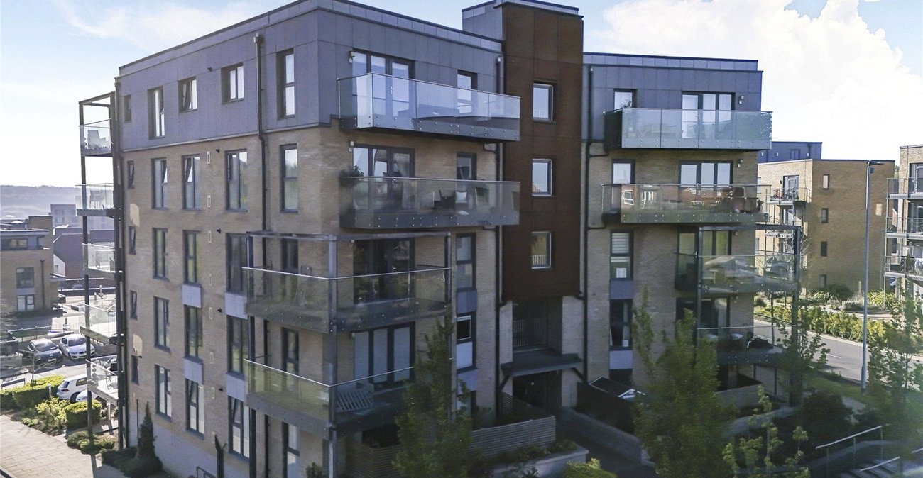 2 bedroom property for sale in Castle Hill | Robinson Jackson