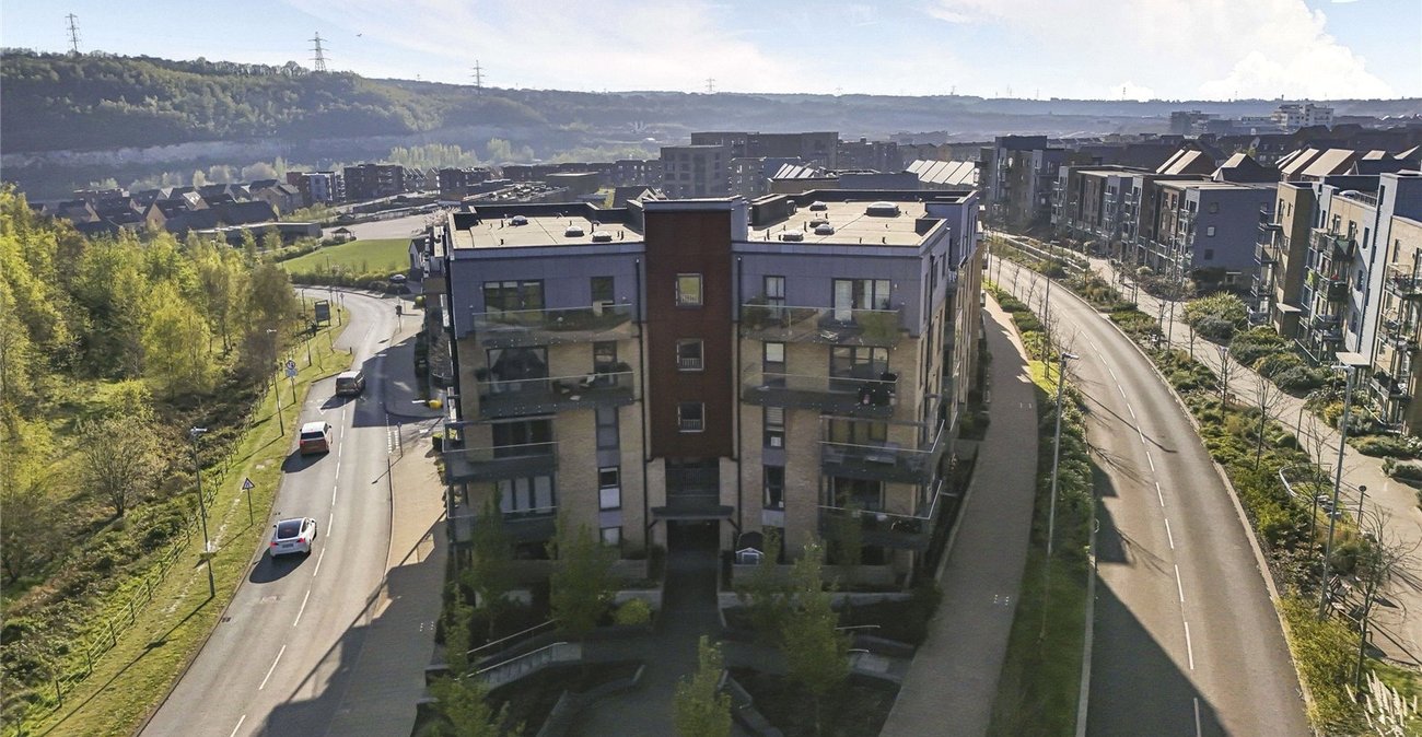 2 bedroom property for sale in Castle Hill | Robinson Jackson