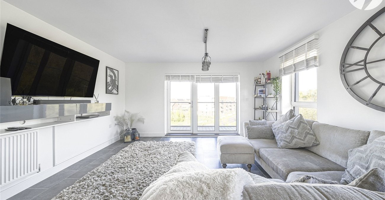 2 bedroom property for sale in Castle Hill | Robinson Jackson