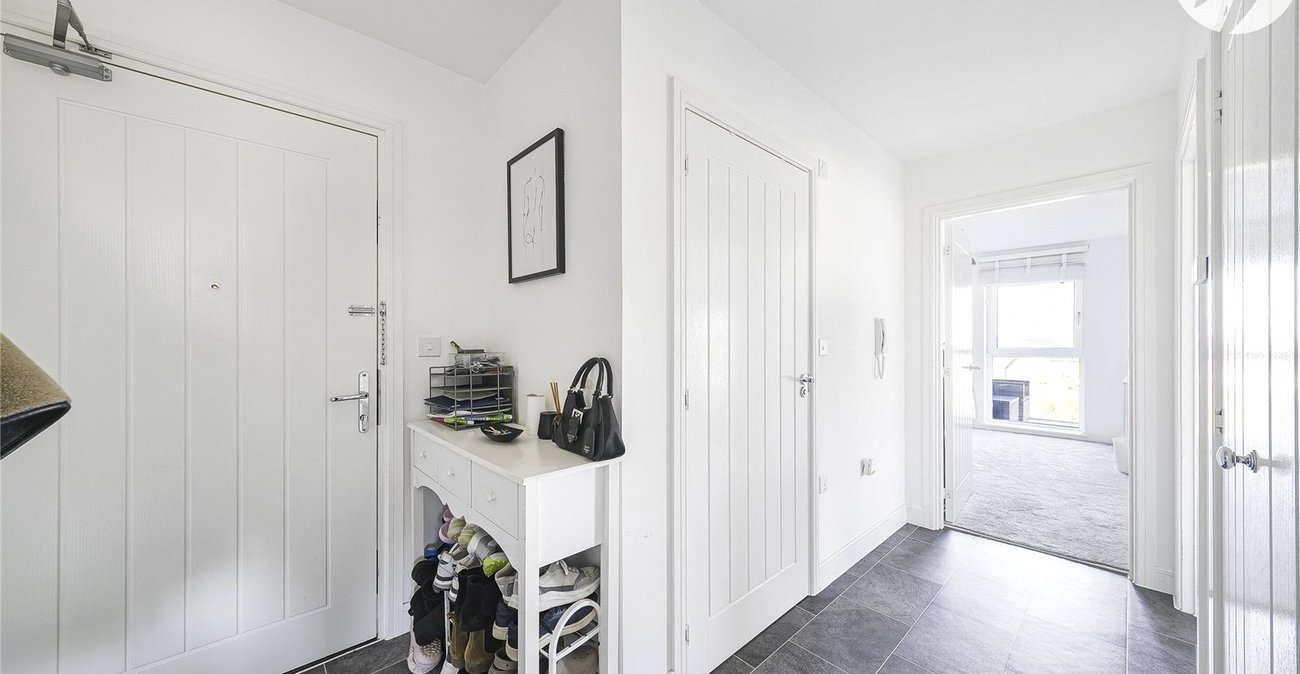 2 bedroom property for sale in Castle Hill | Robinson Jackson