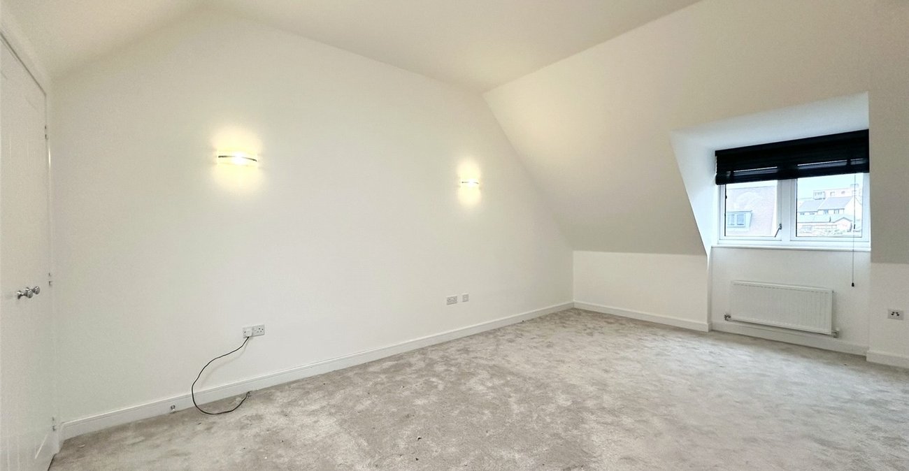 4 bedroom house for sale in Ebbsfleet Valley | Robinson Jackson