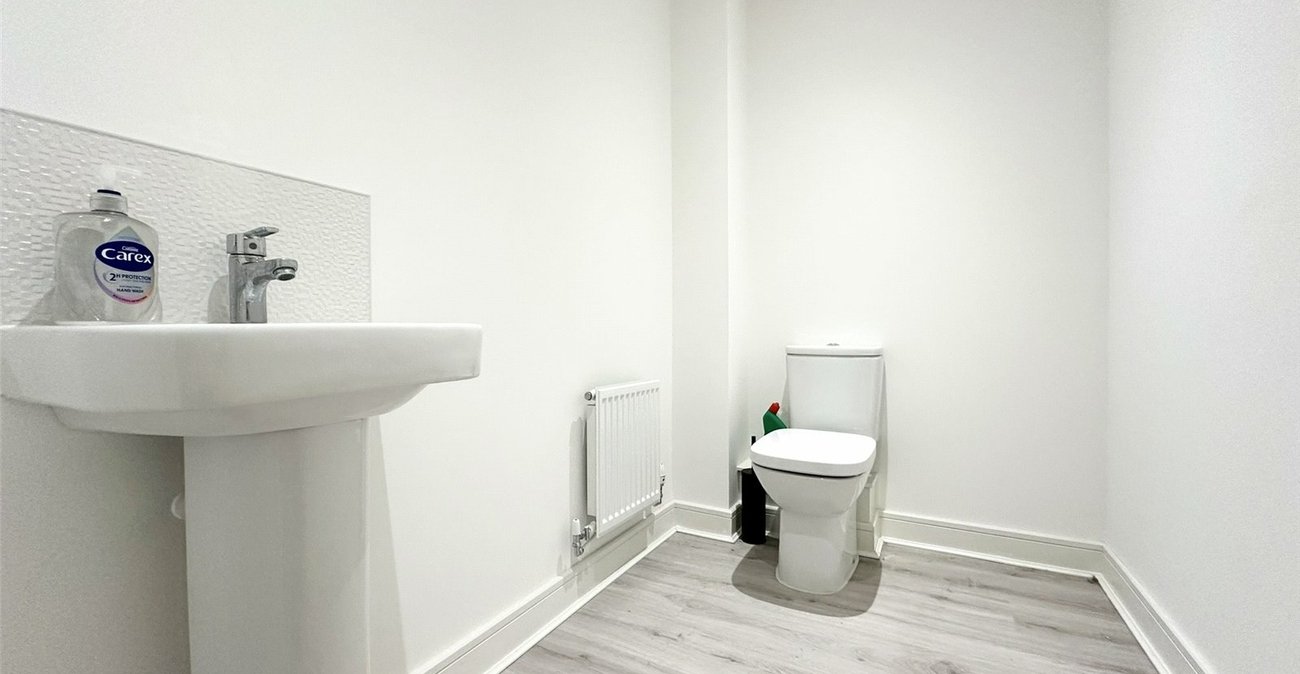 4 bedroom house for sale in Ebbsfleet Valley | Robinson Jackson