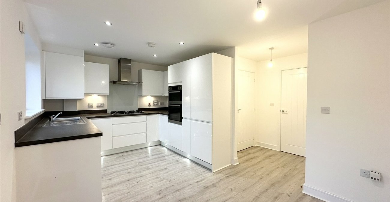 4 bedroom house for sale in Ebbsfleet Valley | Robinson Jackson