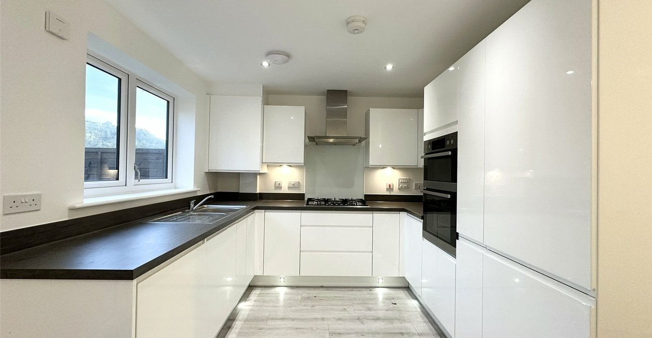 4 bedroom house for sale in Ebbsfleet Valley | Robinson Jackson