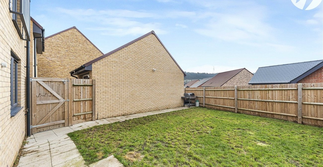 4 bedroom house for sale in Ebbsfleet Valley | Robinson Jackson