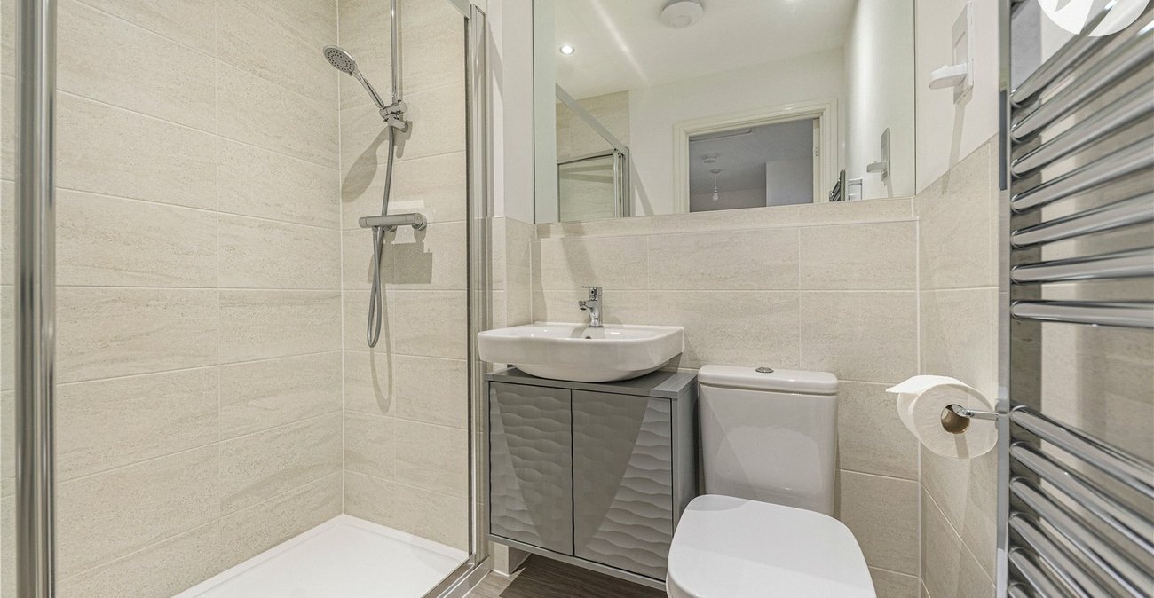 4 bedroom house for sale in Ebbsfleet Valley | Robinson Jackson