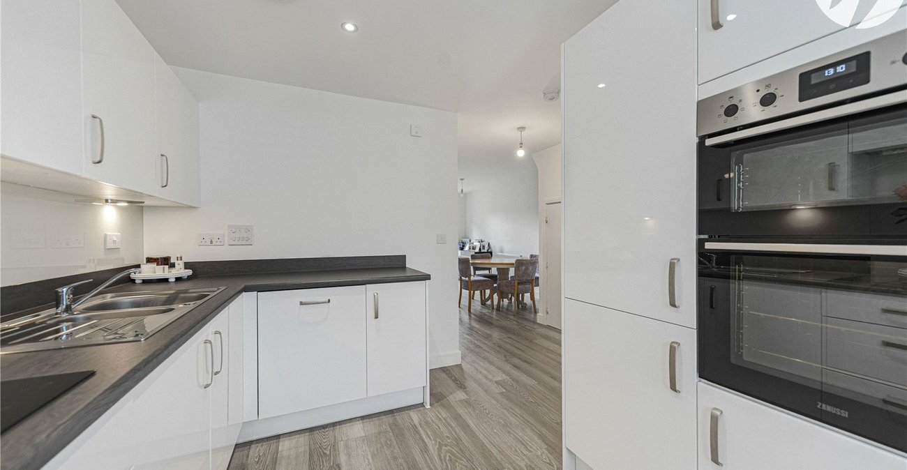 4 bedroom house for sale in Ebbsfleet Valley | Robinson Jackson