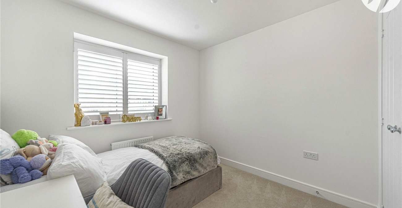 4 bedroom house for sale in Ebbsfleet Valley | Robinson Jackson