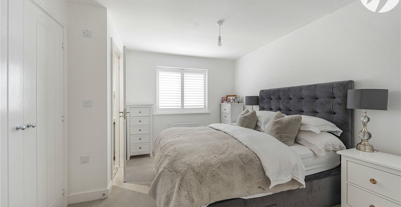 4 bedroom house for sale in Ebbsfleet Valley | Robinson Jackson