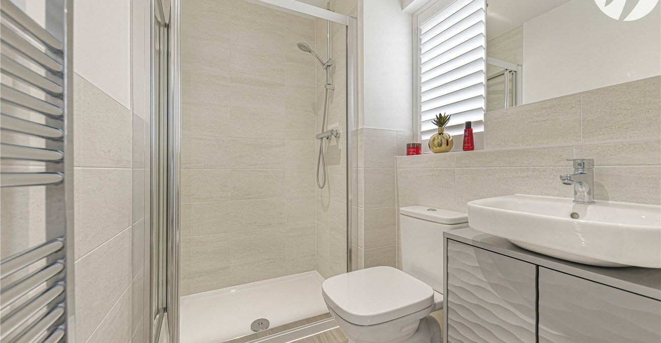 4 bedroom house for sale in Ebbsfleet Valley | Robinson Jackson