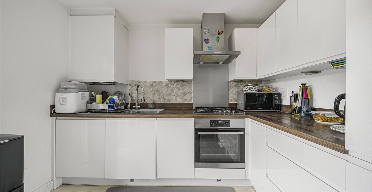 3 bedroom property for sale in Ebbsfleet Valley | Robinson Jackson