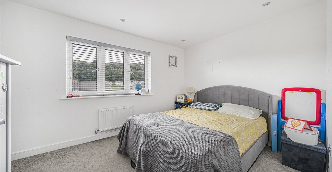 3 bedroom property for sale in Ebbsfleet Valley | Robinson Jackson