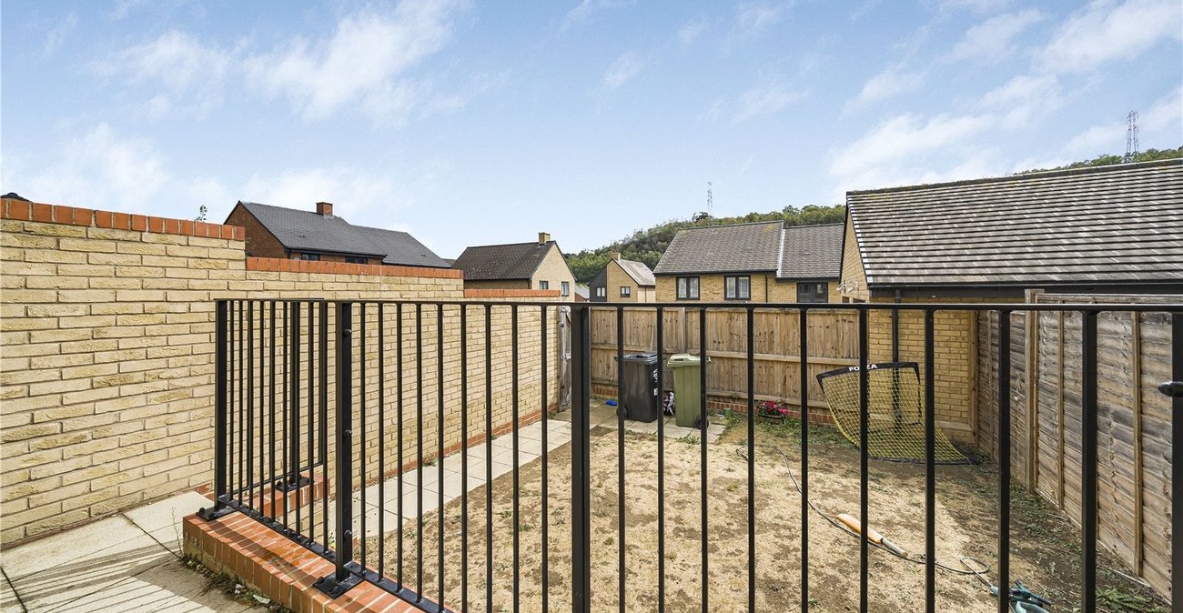 3 bedroom property for sale in Ebbsfleet Valley | Robinson Jackson
