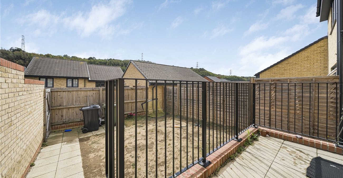 3 bedroom property for sale in Ebbsfleet Valley | Robinson Jackson