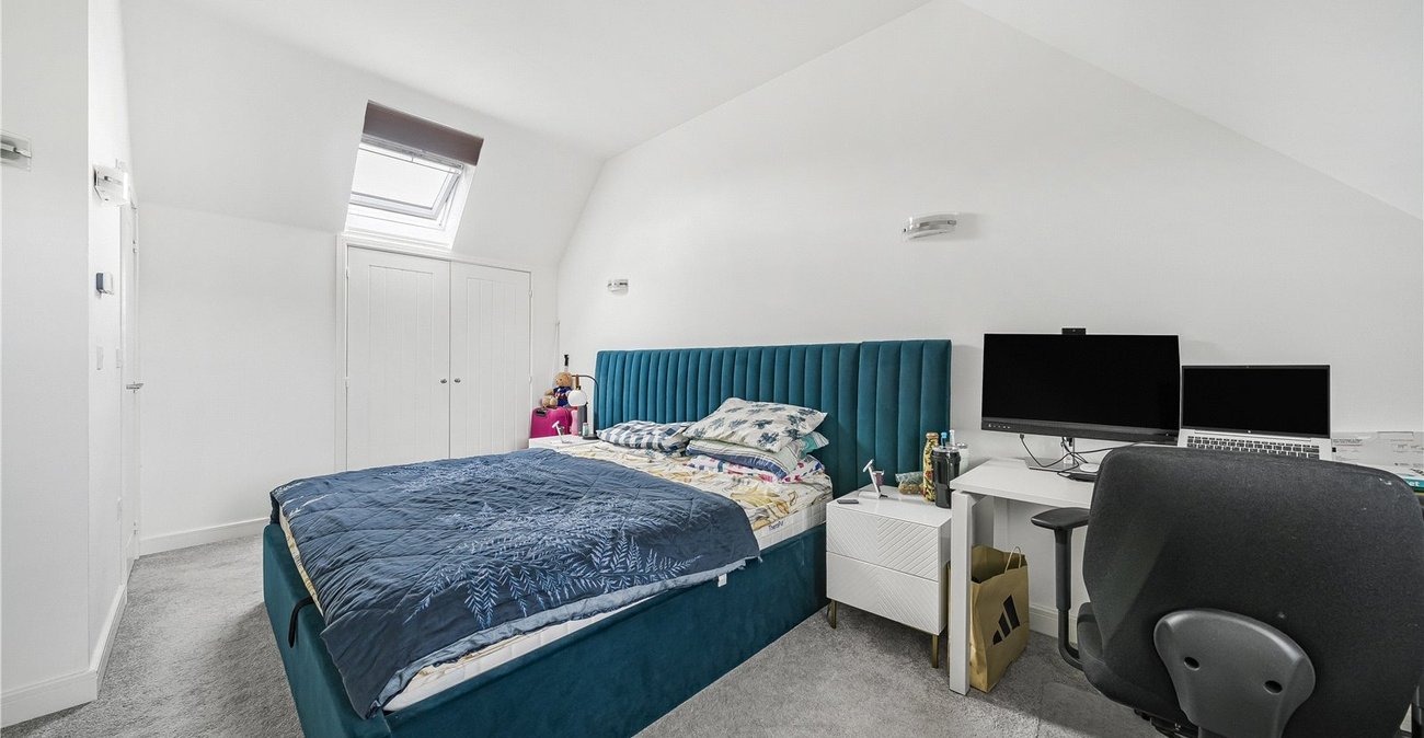 3 bedroom property for sale in Ebbsfleet Valley | Robinson Jackson