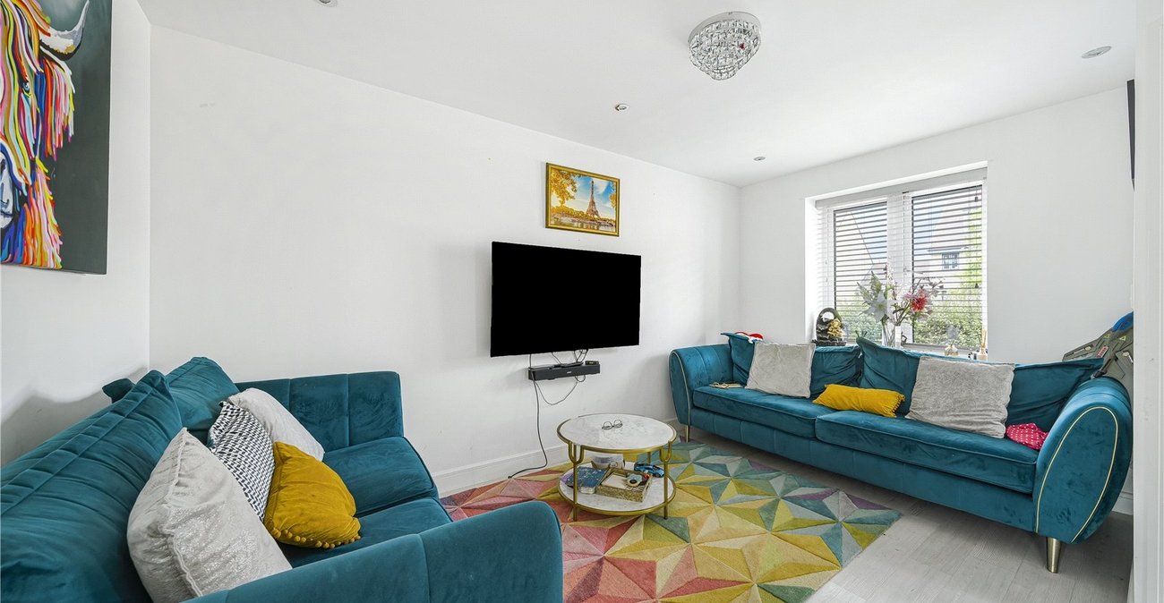 3 bedroom property for sale in Ebbsfleet Valley | Robinson Jackson