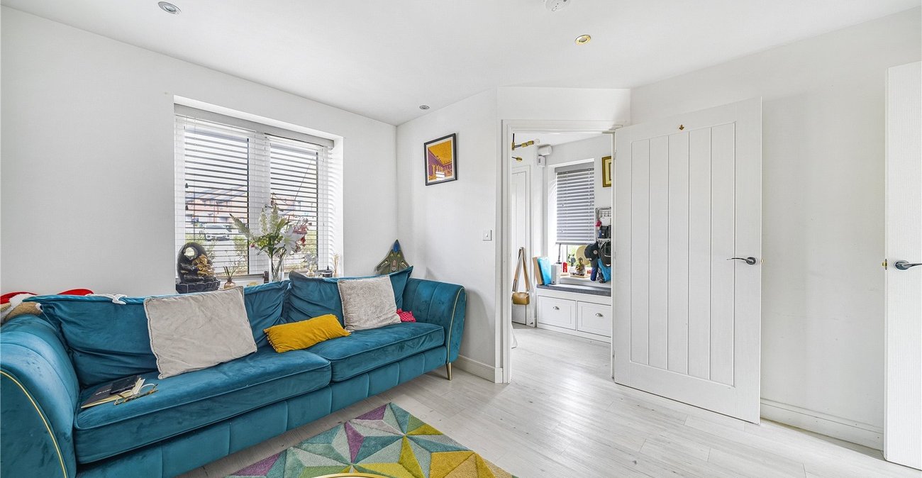 3 bedroom property for sale in Ebbsfleet Valley | Robinson Jackson