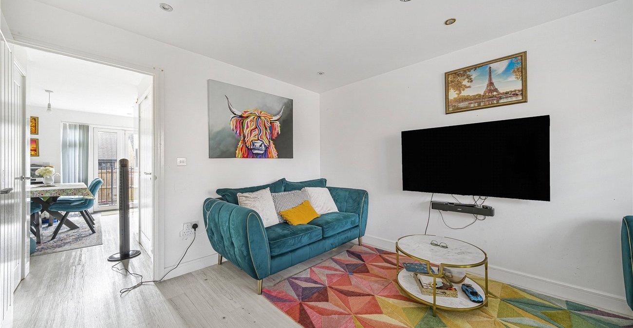 3 bedroom property for sale in Ebbsfleet Valley | Robinson Jackson